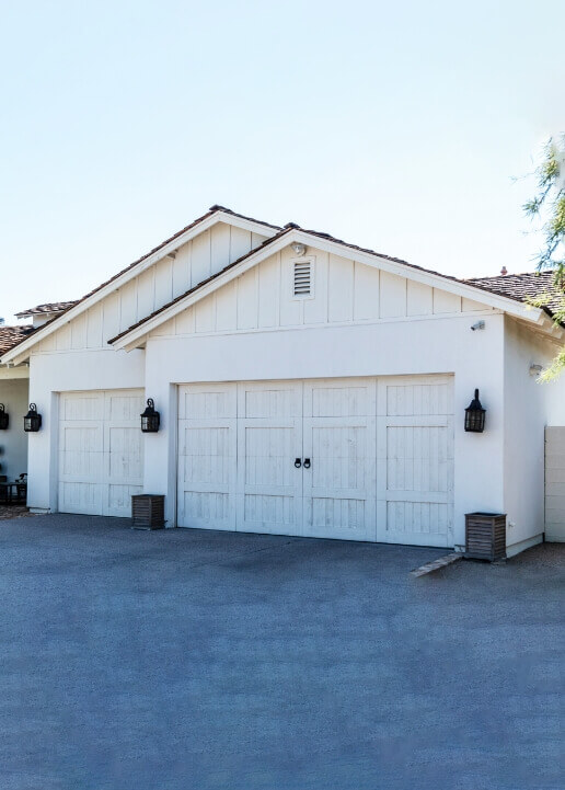 custom-wood-carriage-garage-door